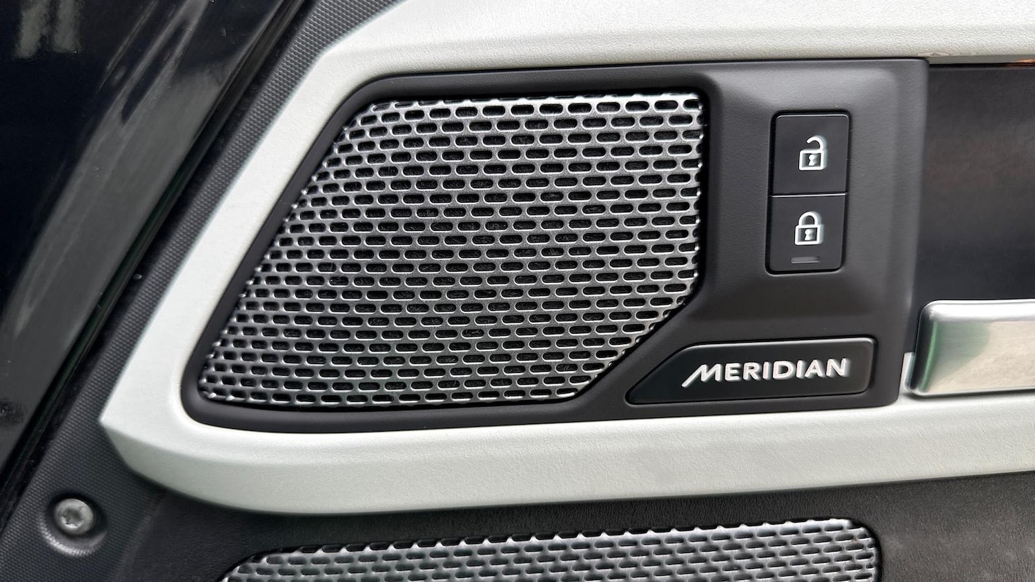 Used Land Rover Defender 2023 for sale - 76157237: Photo 24