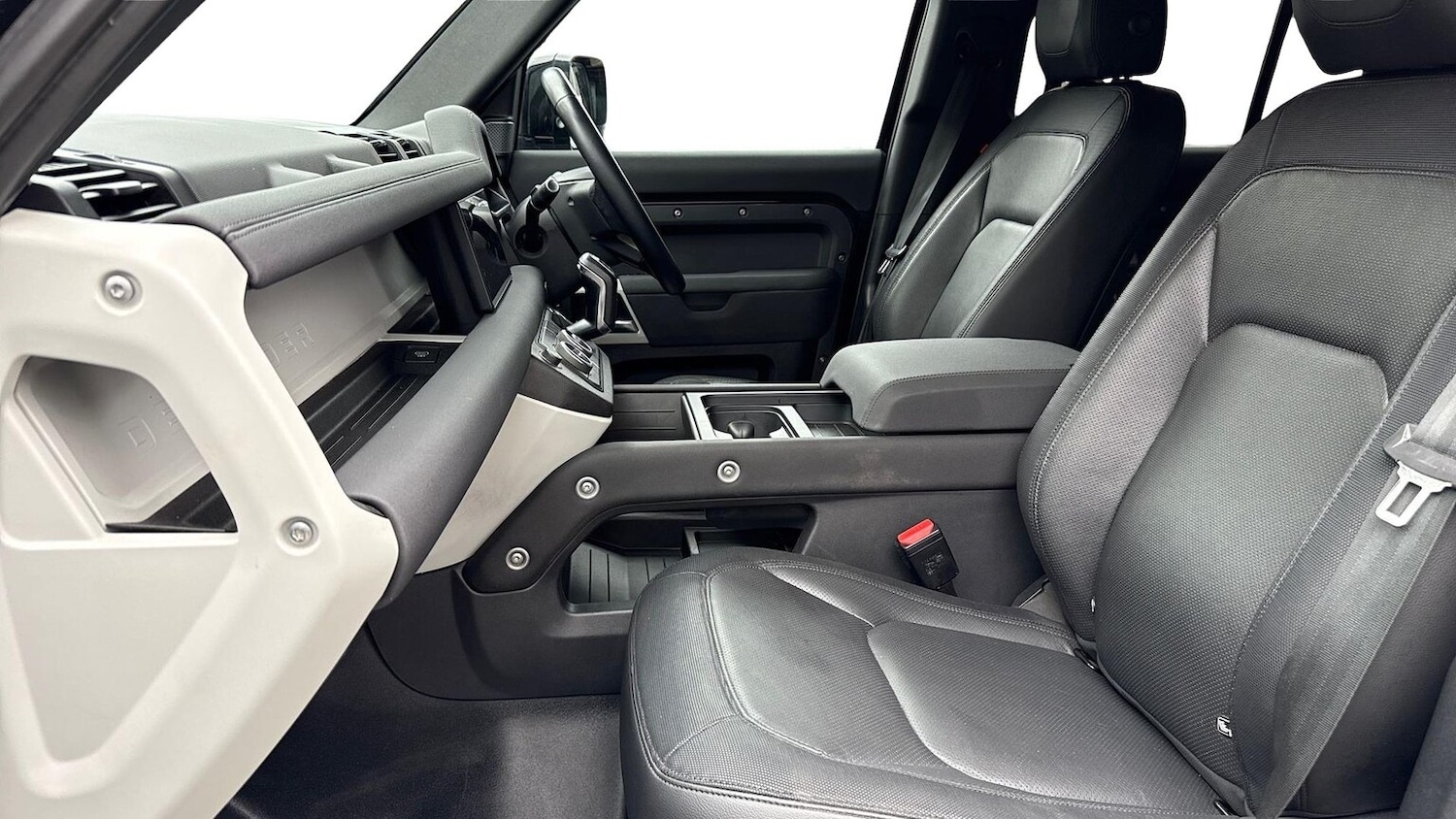 Used Land Rover Defender 2023 for sale - 76157237: Photo 3