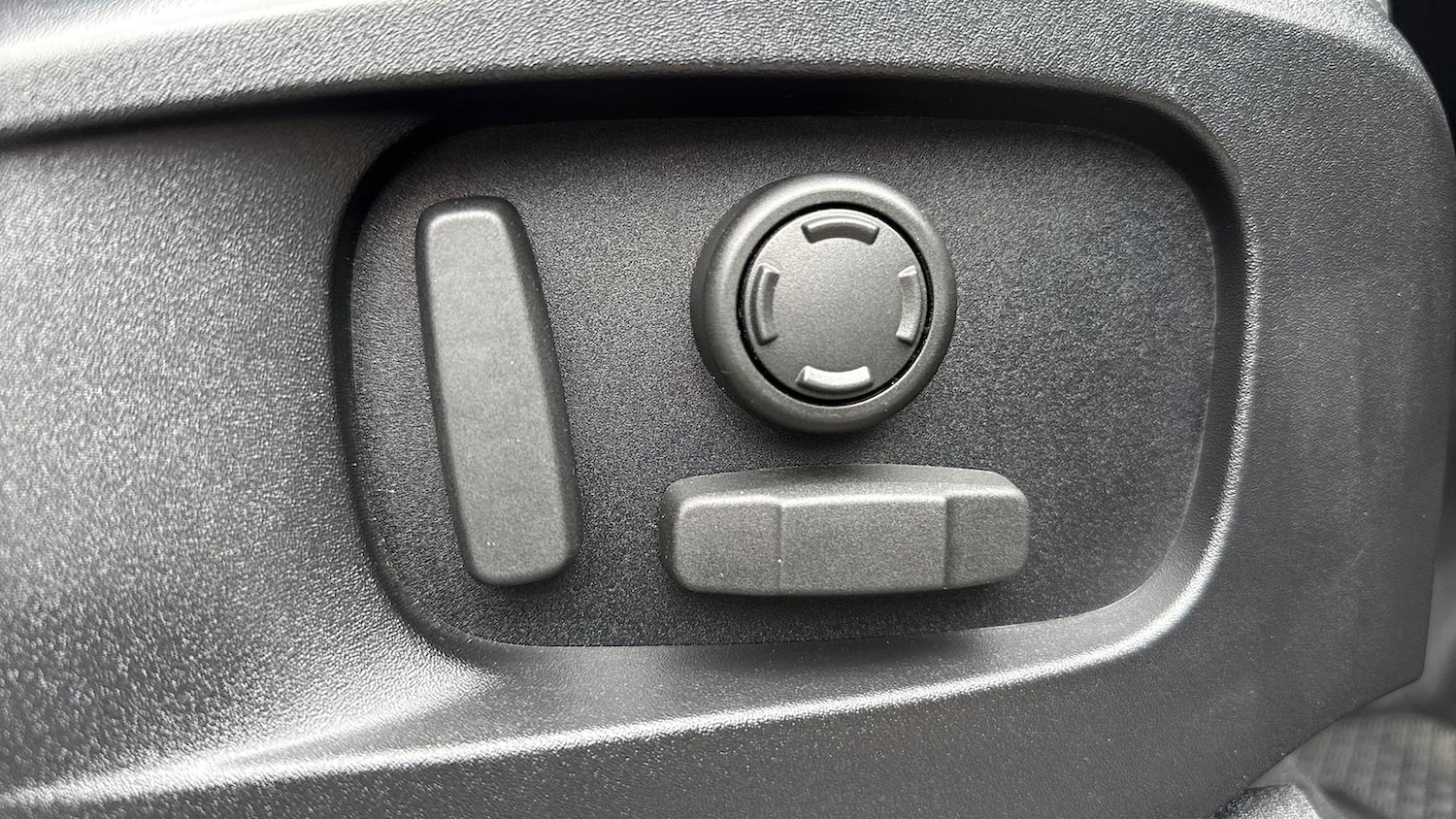 Used Land Rover Defender 2023 for sale - 76157237: Photo 31