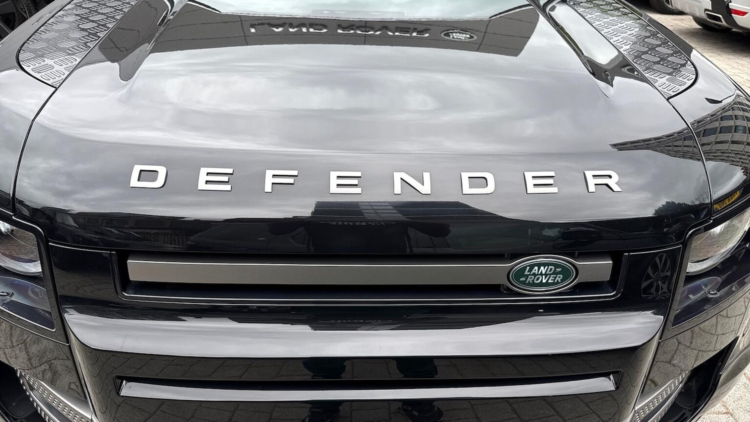 Used Land Rover Defender 2023 for sale - 76157237: Photo 33