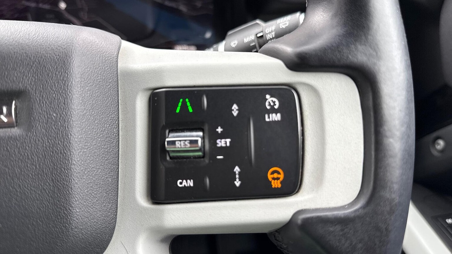 Used Land Rover Defender 2023 for sale - 76157237: Photo 38