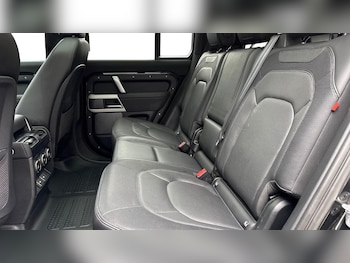 Used Land Rover Defender 2023 for sale - 76157237: Photo 4