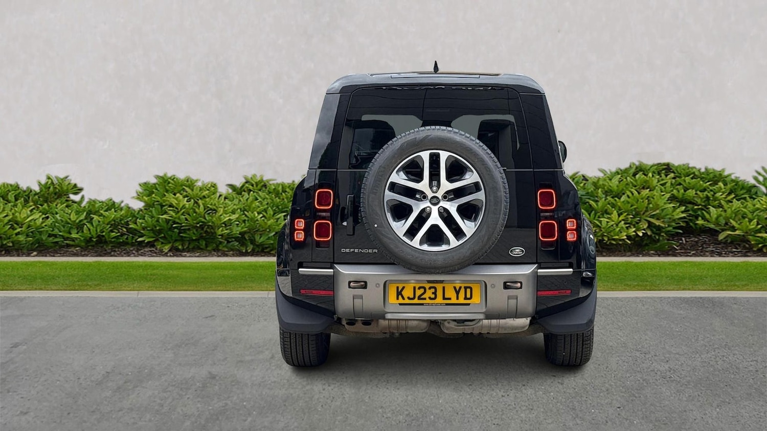 Used Land Rover Defender 2023 for sale - 76157237: Photo 6