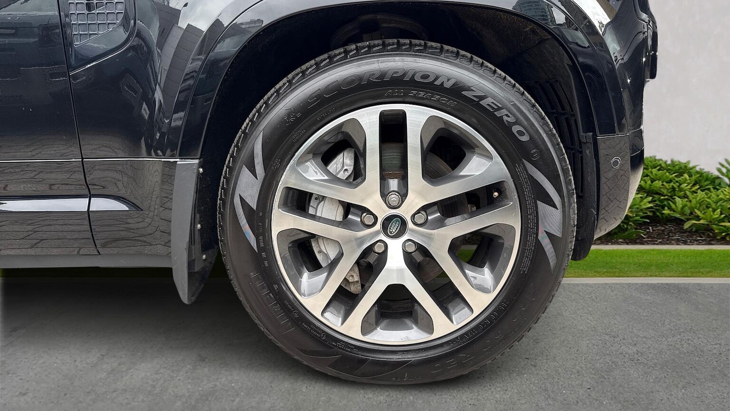 Used Land Rover Defender 2023 for sale - 76157237: Photo 8