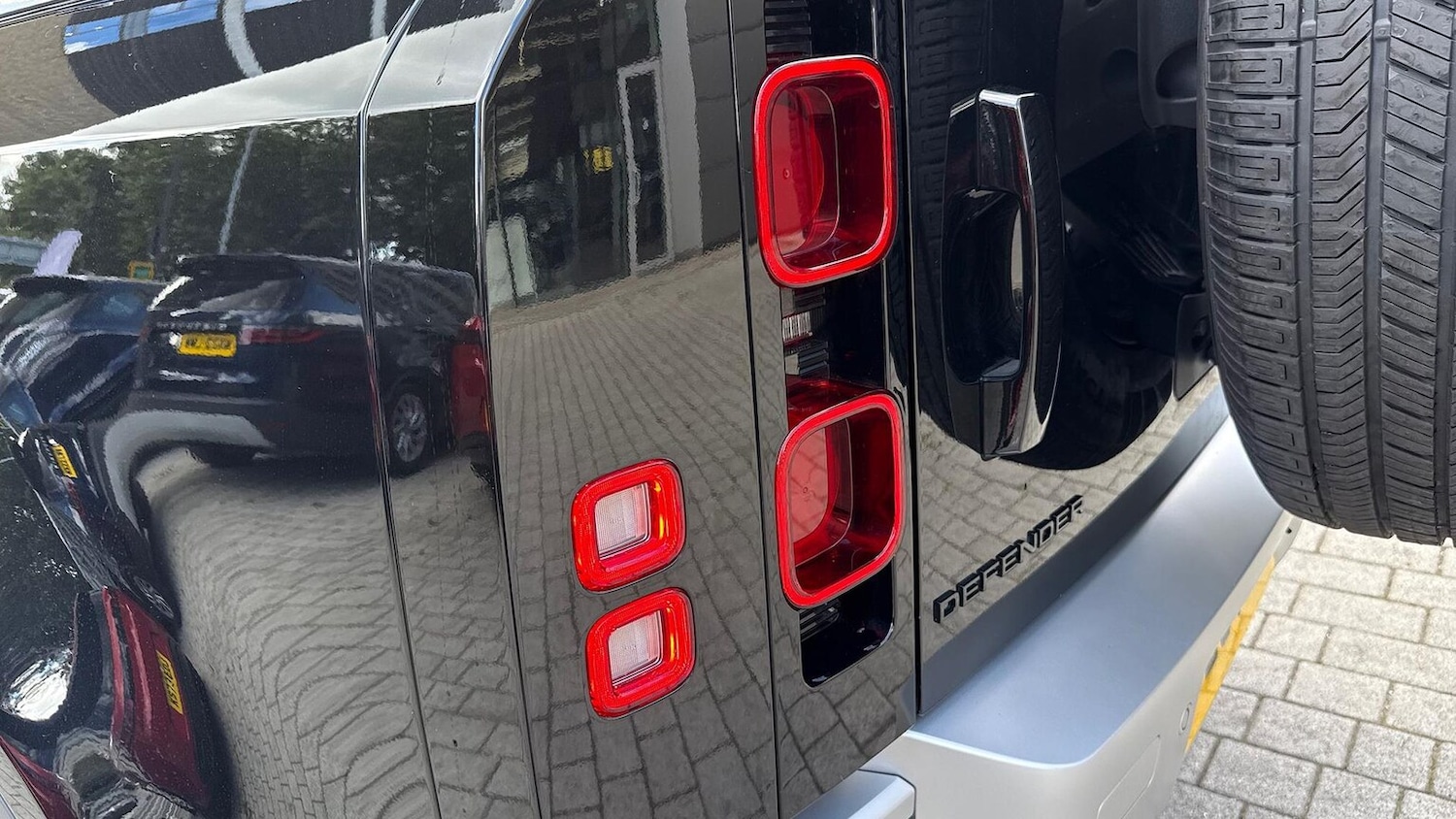 Used Land Rover Defender 2023 for sale - 76157238: Photo 25