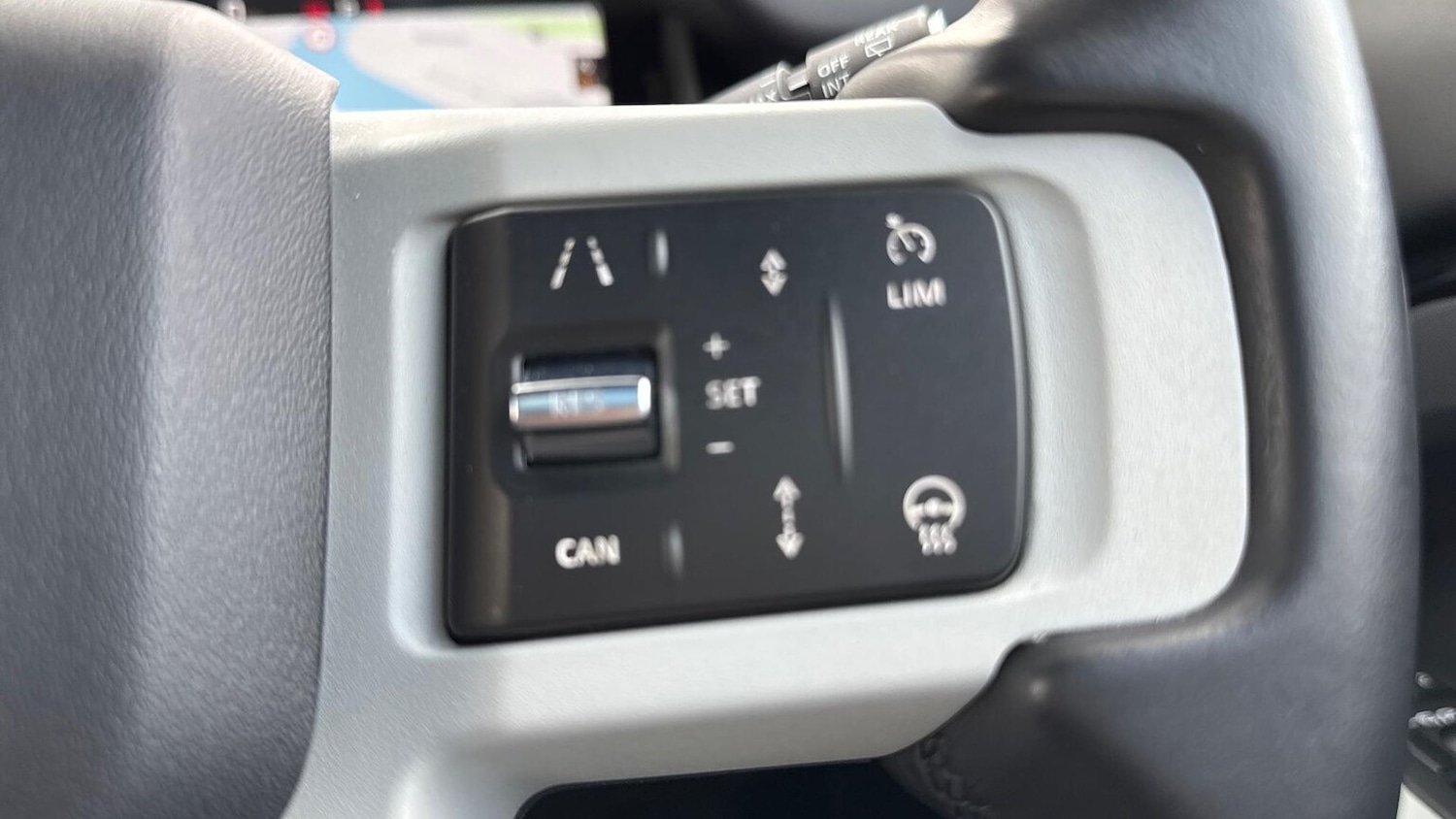 Used Land Rover Defender 2023 for sale - 76157238: Photo 38