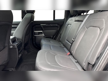 Used Land Rover Defender 2023 for sale - 76157238: Photo 4