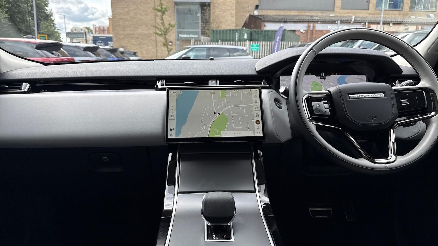 Used Land Rover Range Rover Velar 2024 for sale - 76129035: Photo 14