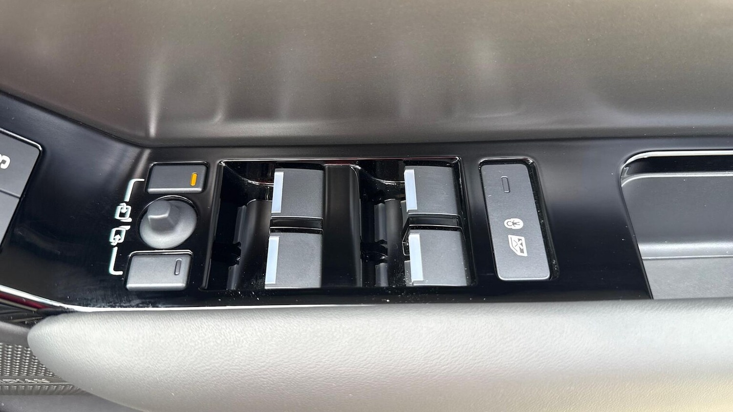 Used Land Rover Range Rover Velar 2024 for sale - 76129035: Photo 29