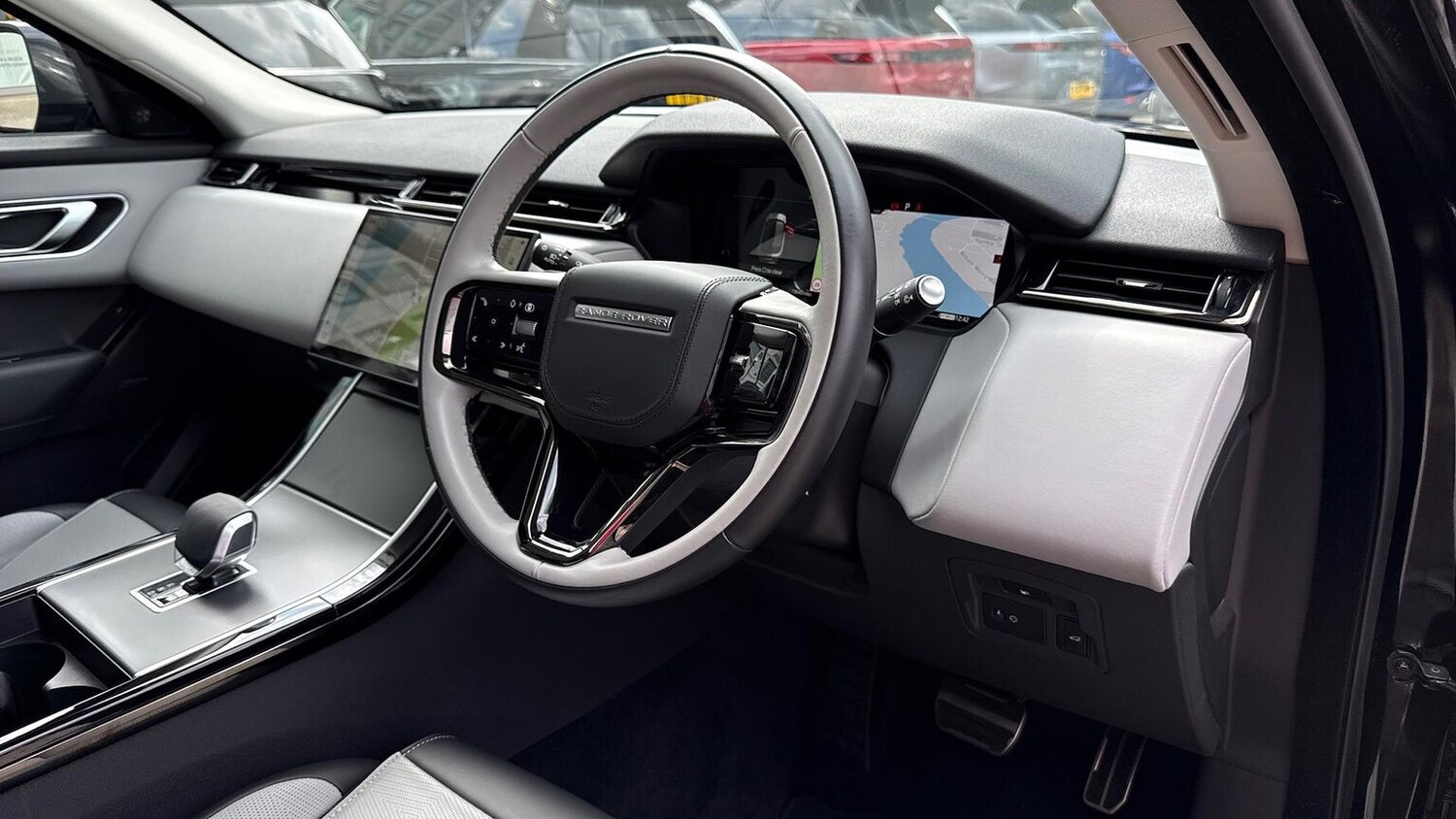 Used Land Rover Range Rover Velar 2024 for sale - 76129035: Photo 31