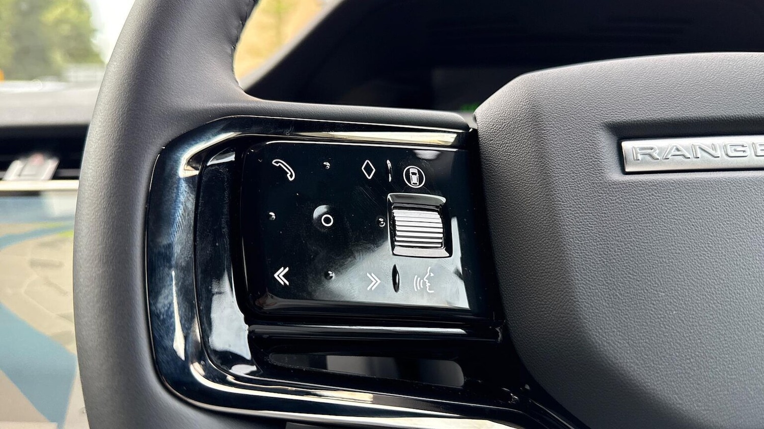 Used Land Rover Range Rover Evoque 2025 for sale - 76174191: Photo 38