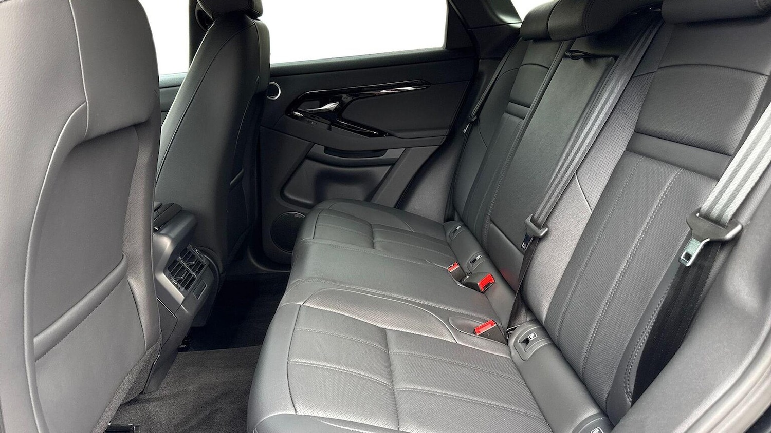 Used Land Rover Range Rover Evoque 2025 for sale - 76174191: Photo 4