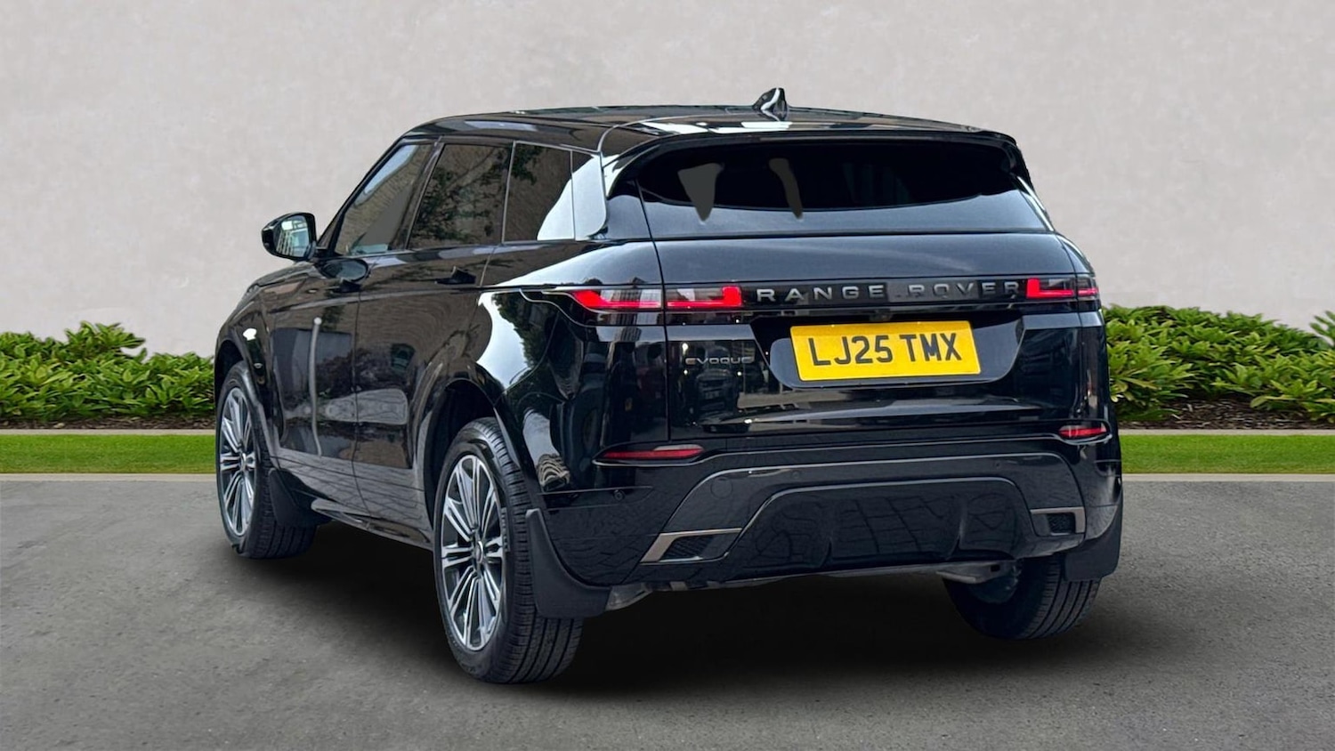 Used Land Rover Range Rover Evoque 2025 for sale - 76035742: Photo 2