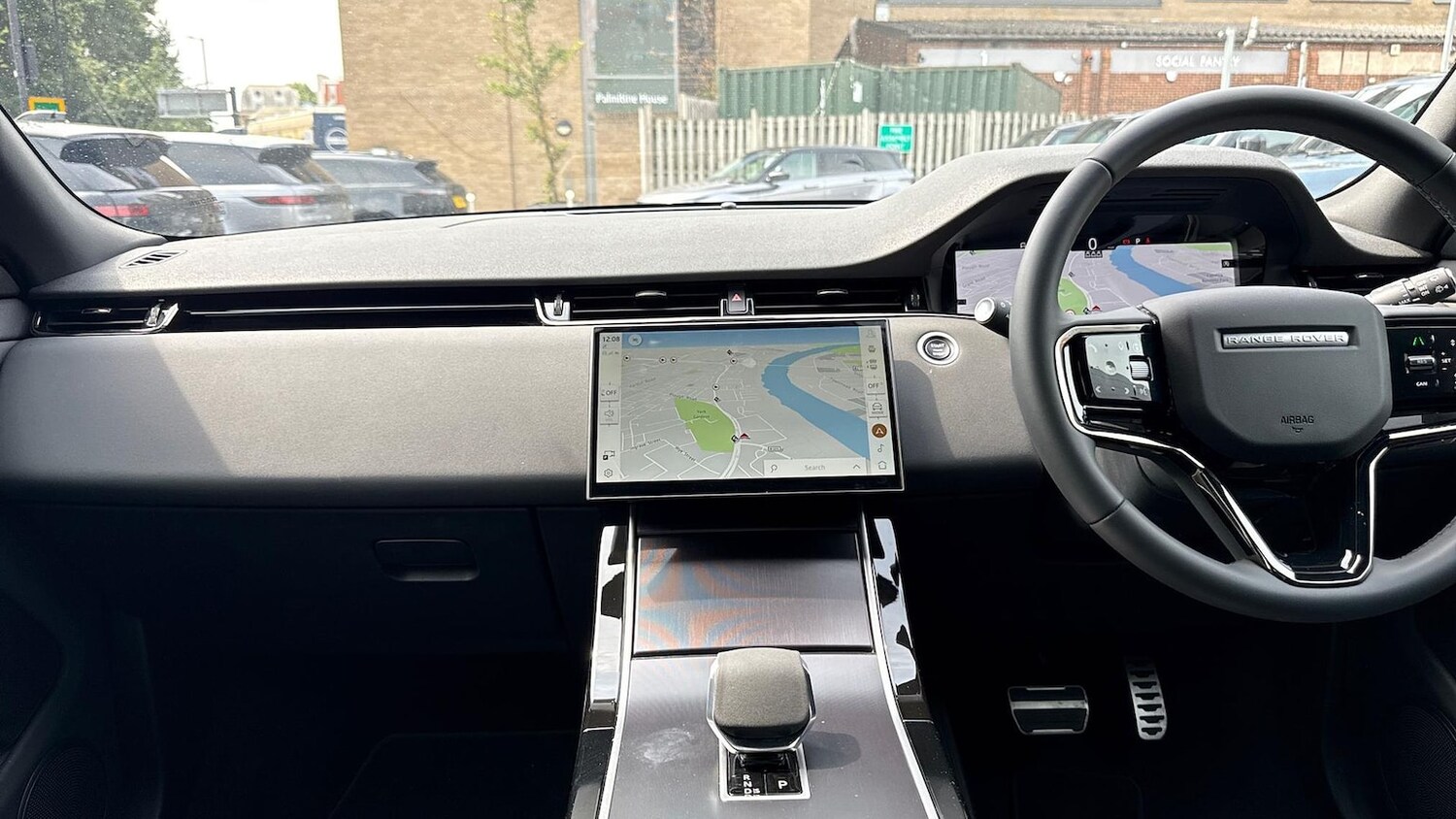 Used Land Rover Range Rover Evoque 2025 for sale - 76019495: Photo 14