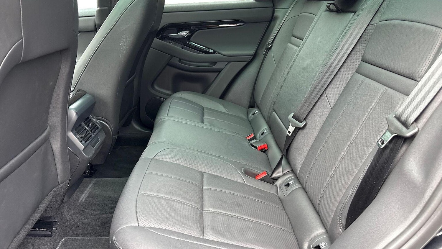 Used Land Rover Range Rover Evoque 2025 for sale - 76019495: Photo 4