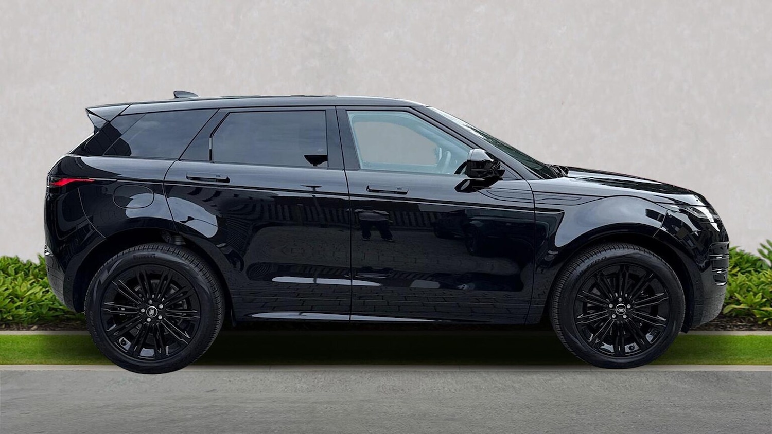 Used Land Rover Range Rover Evoque 2025 for sale - 76019495: Photo 5