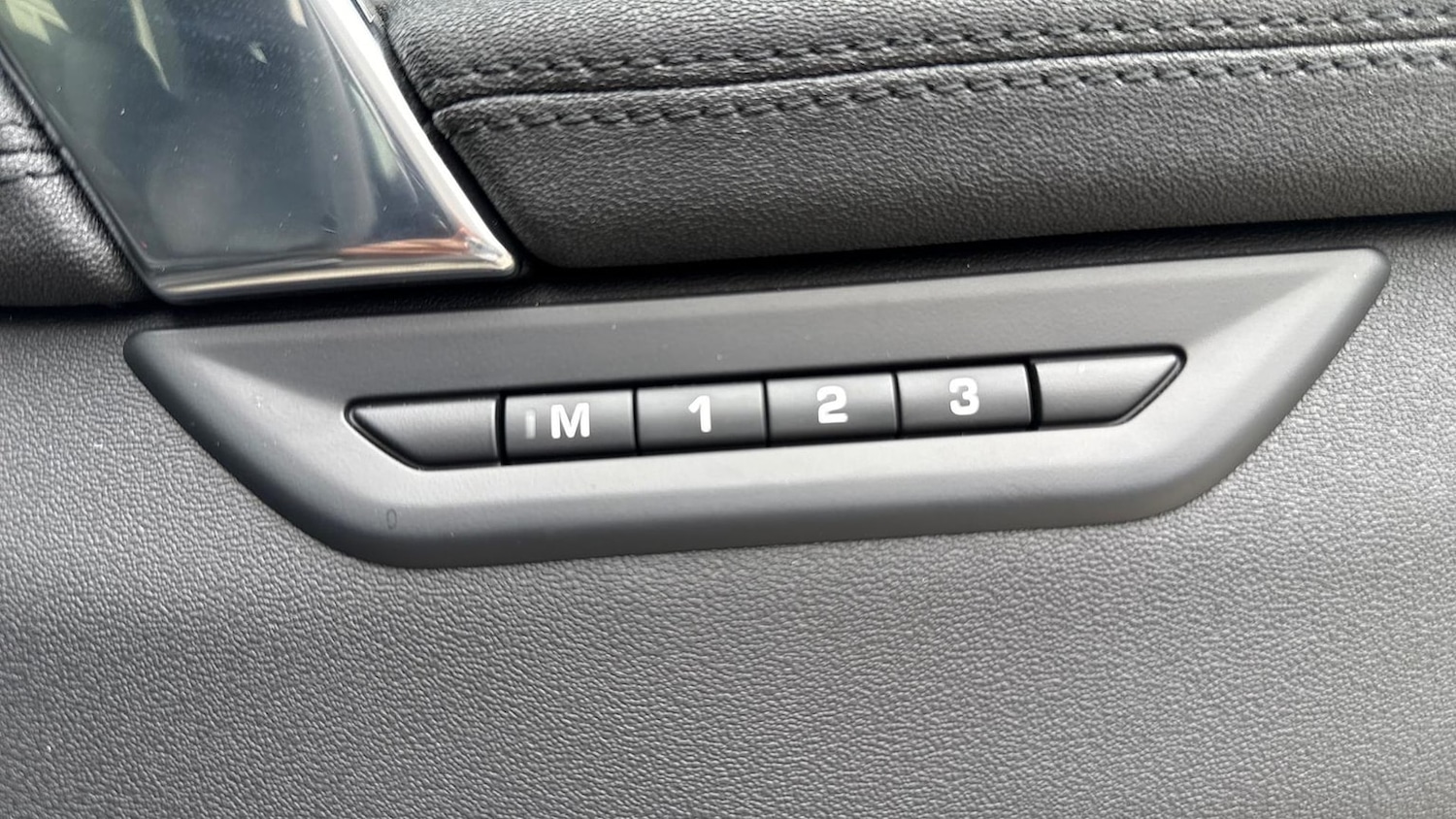 Used Land Rover Discovery Sport 2025 for sale - 76127253: Photo 25