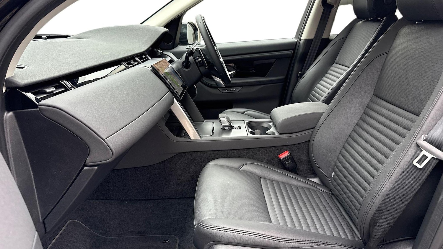 Used Land Rover Discovery Sport 2025 for sale - 76127253: Photo 3