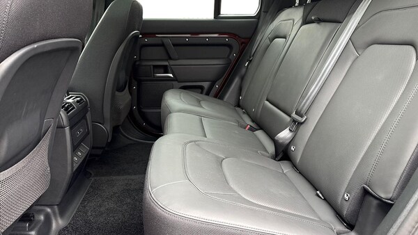 Used Land Rover Defender 2025 for sale - 75535793: Photo 4