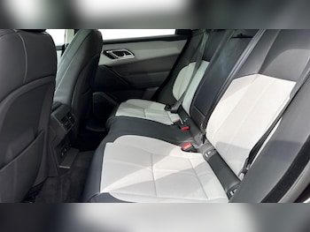 Used Land Rover Range Rover Velar 2024 for sale - 75907814: Photo
