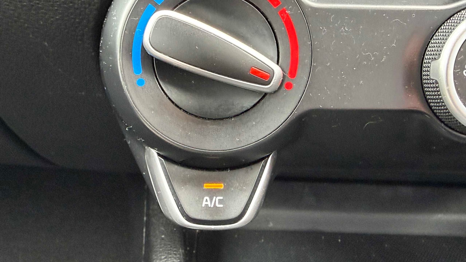 Used Kia Stonic 2018 for sale - 77996246: Photo 17