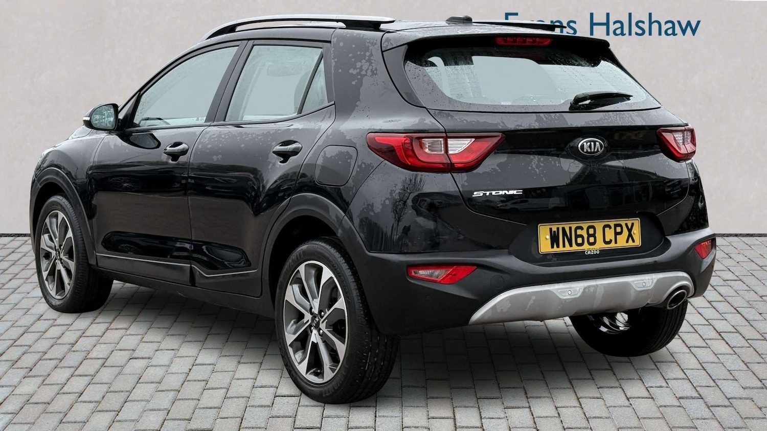 Used Kia Stonic 2018 for sale - 77996246: Photo 2