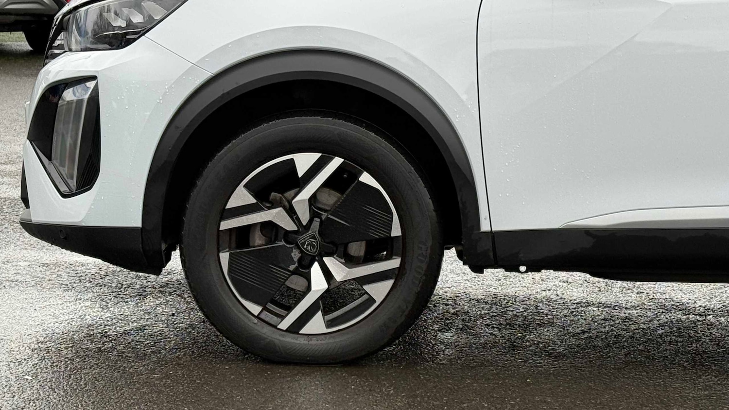 Used Peugeot 2008 2024 for sale - 77158419: Photo 9