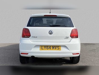 Used Volkswagen Polo 2015 for sale - 75592250: Photo
