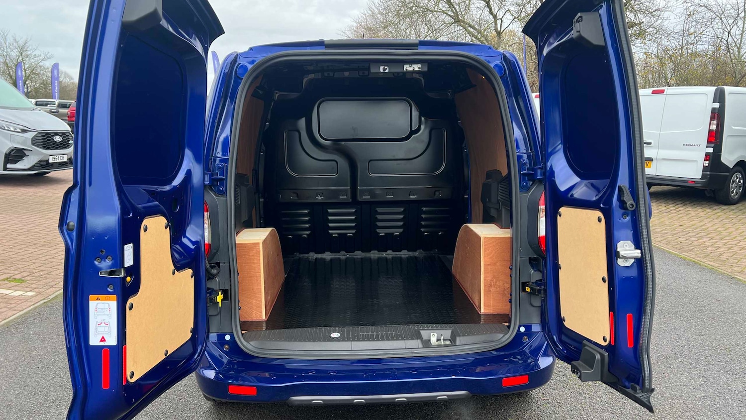 Used Ford Transit Courier 2018 for sale - 76755248: Photo 6