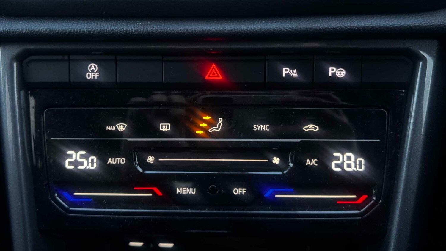 Used Volkswagen T-Roc 2023 for sale - 77698931: Photo 10