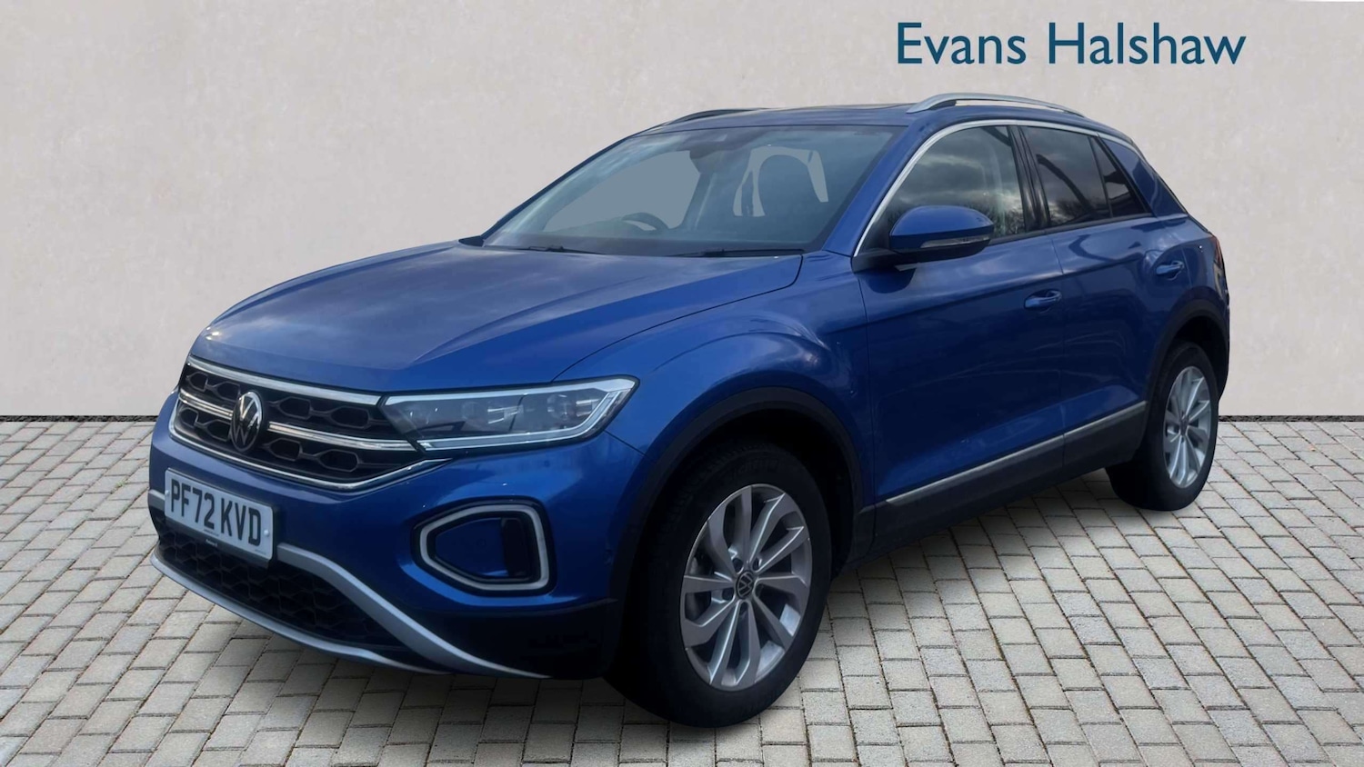 Used Volkswagen T-Roc 2023 for sale - 77698931: Photo 3