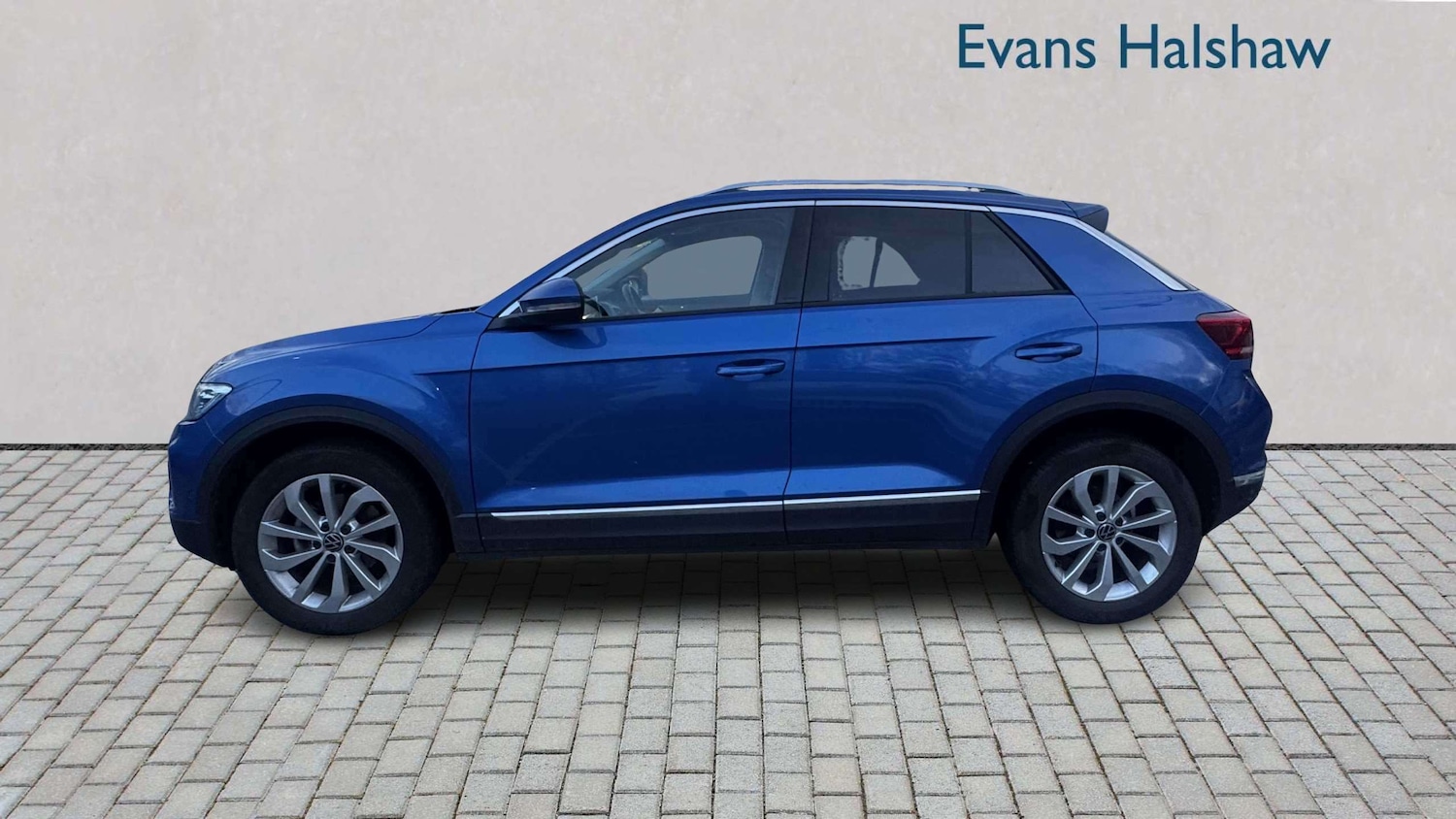 Used Volkswagen T-Roc 2023 for sale - 77698931: Photo 4