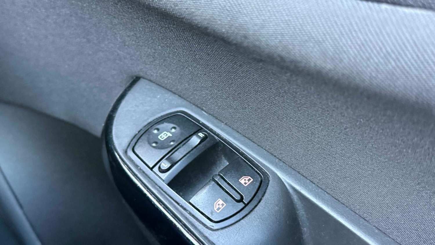 Used Vauxhall Corsa 2015 for sale - 77928505: Photo 14