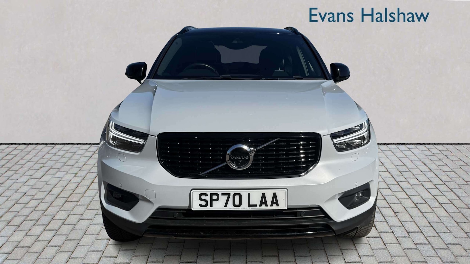 Used Volvo XC40 2020 for sale - 77928368: Photo 2