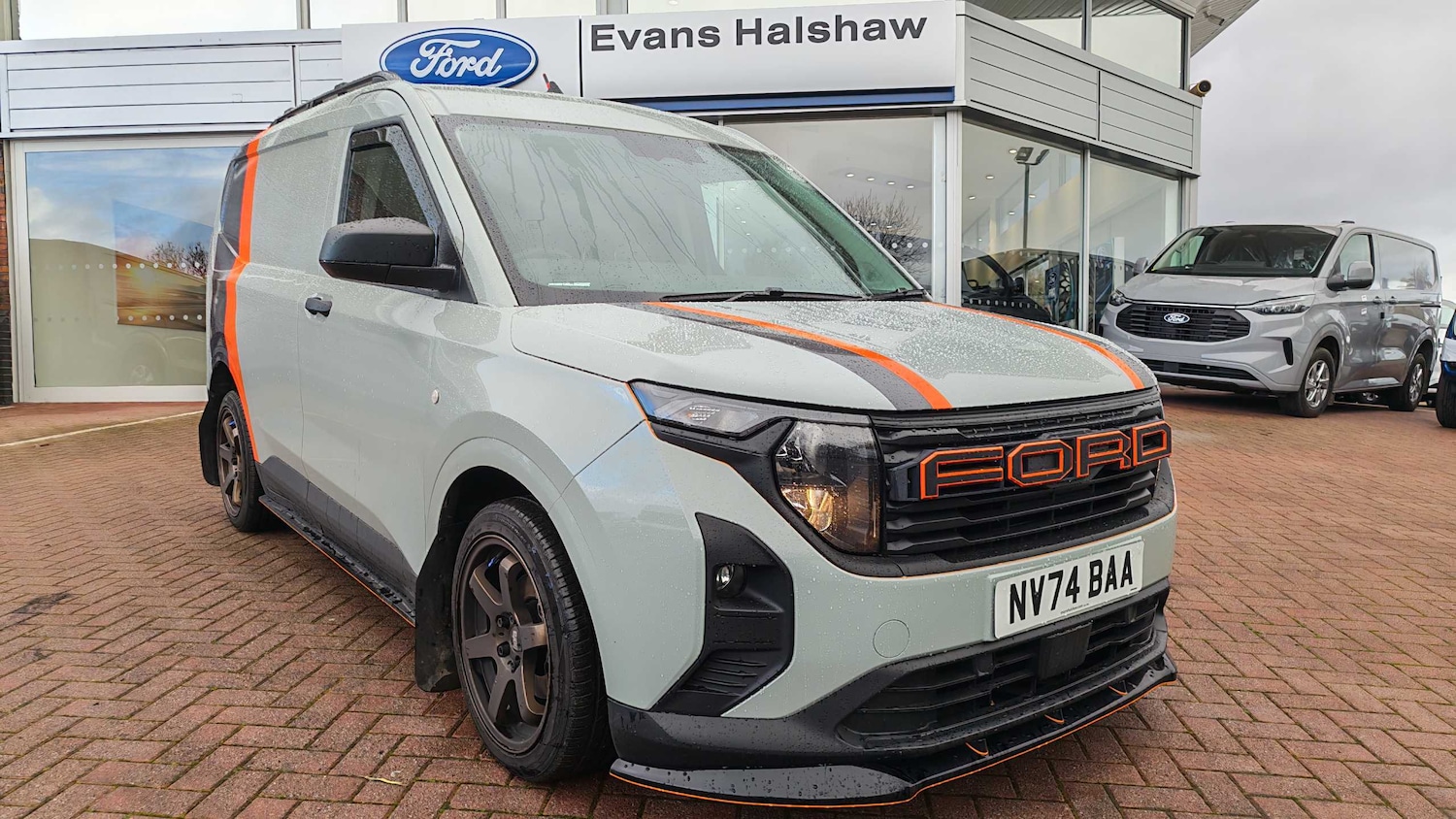 Used Ford Transit Courier 2024 for sale - 76460598: Photo 1