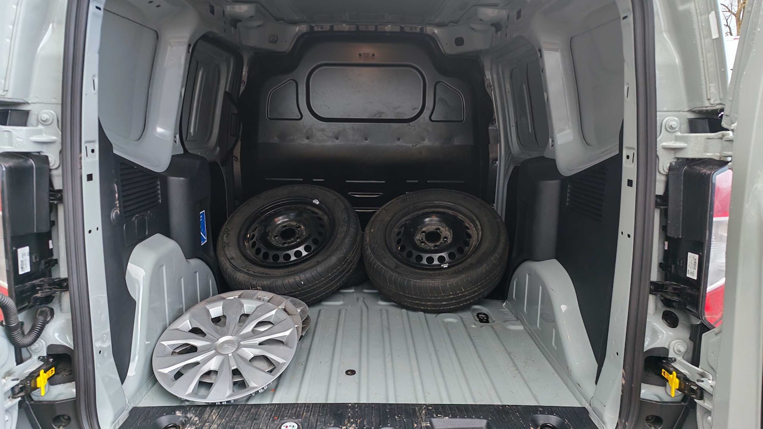 Used Ford Transit Courier 2024 for sale - 76460598: Photo 10