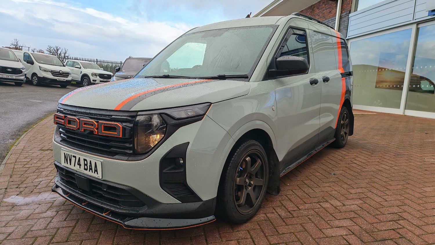 Used Ford Transit Courier 2024 for sale - 76460598: Photo 3