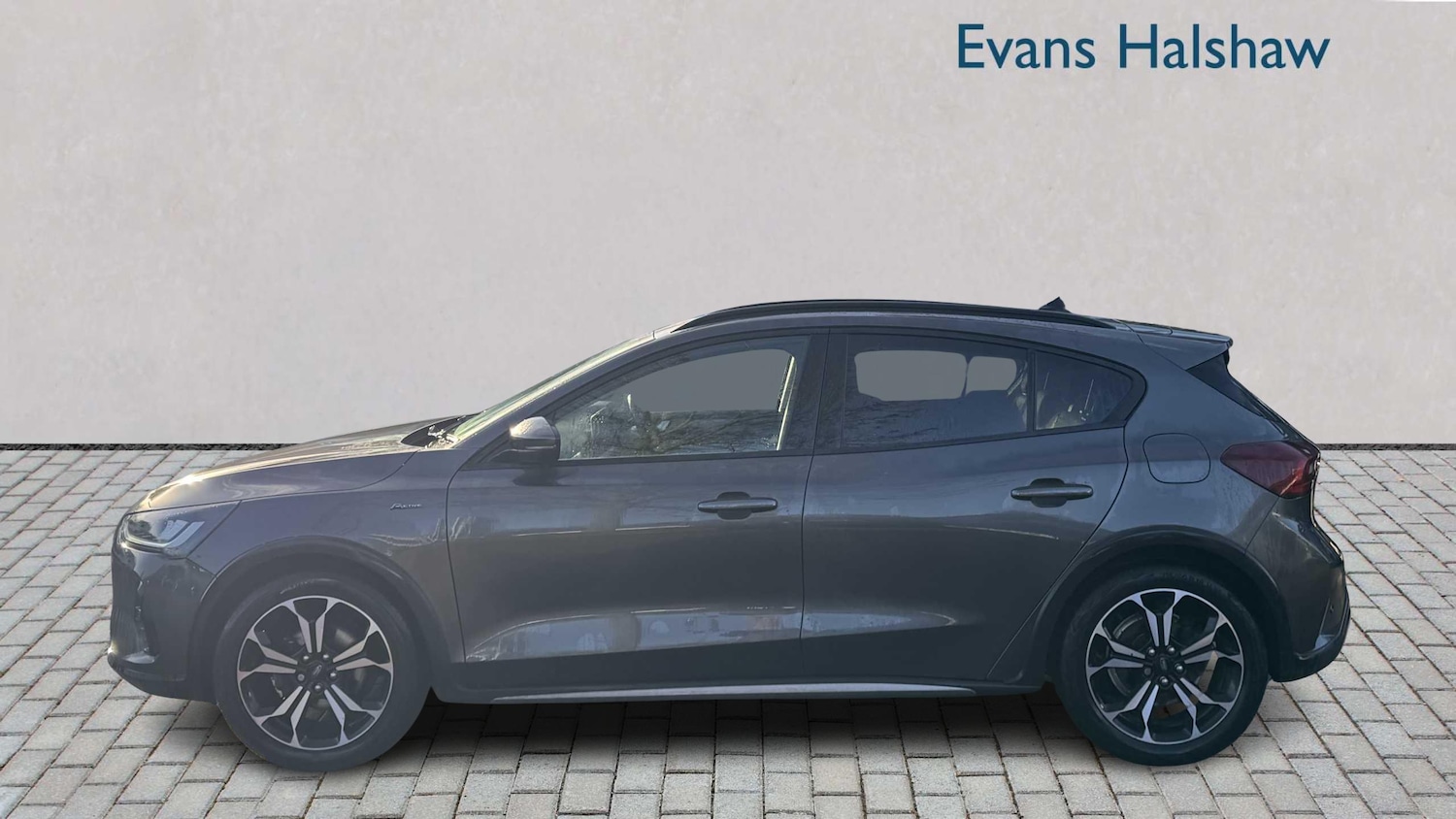 Used Ford Focus 2023 for sale - 76705106: Photo 4