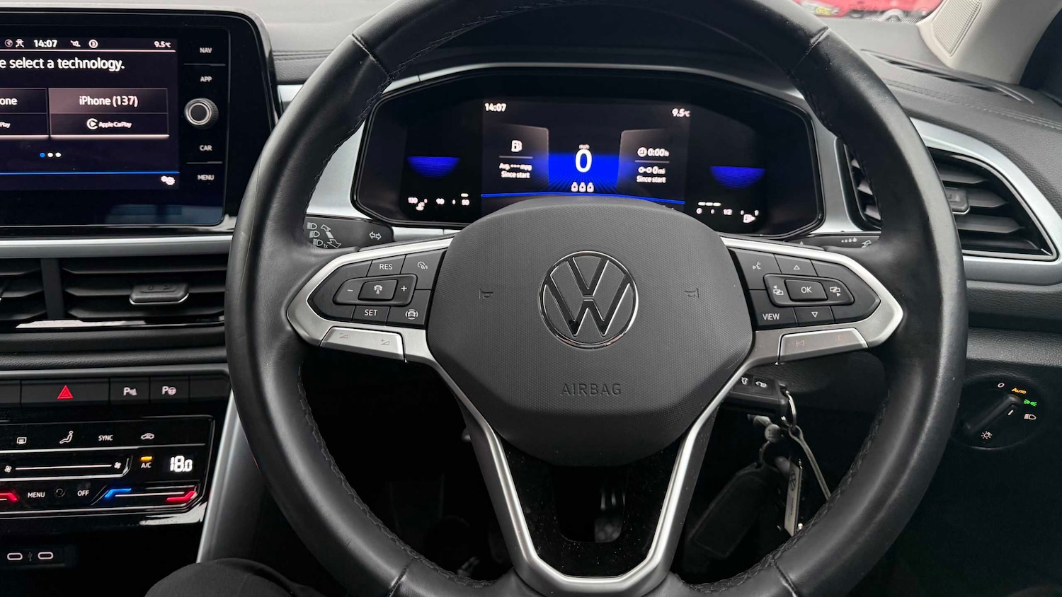 Used Volkswagen T-Roc 2022 for sale - 76955275: Photo 3