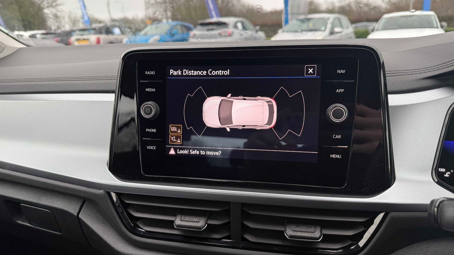 Used Volkswagen T-Roc 2022 for sale - 76955275: Photo 5