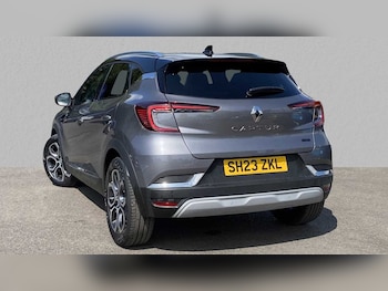 Used Renault Captur 2023 for sale - 76205187: Photo 2
