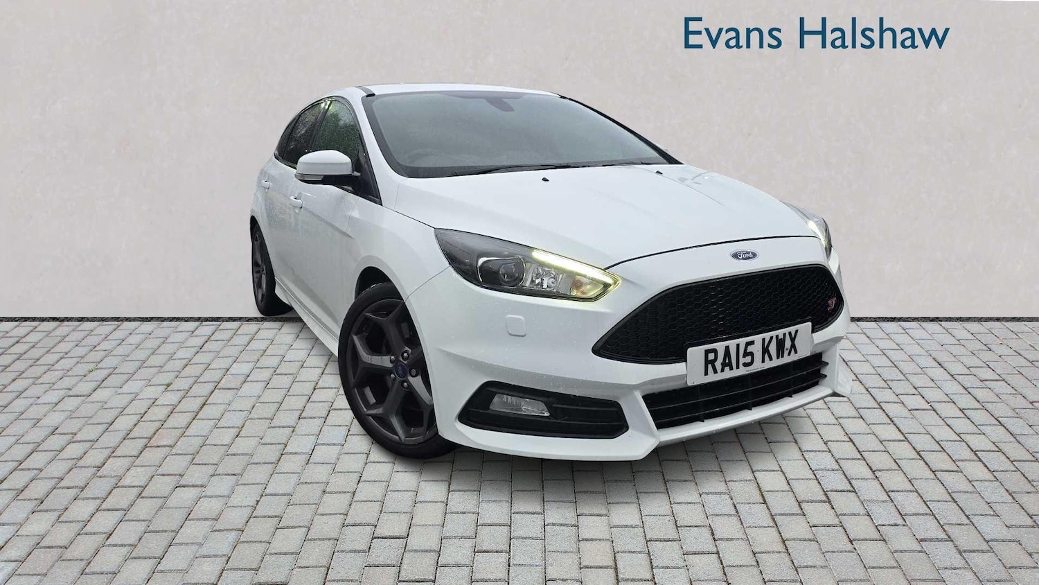 Used Ford Focus 2015 for sale - 76553110: Photo 1