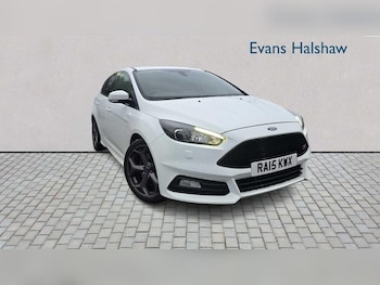 Used Ford Focus 2015 for sale - 76553110: Photo