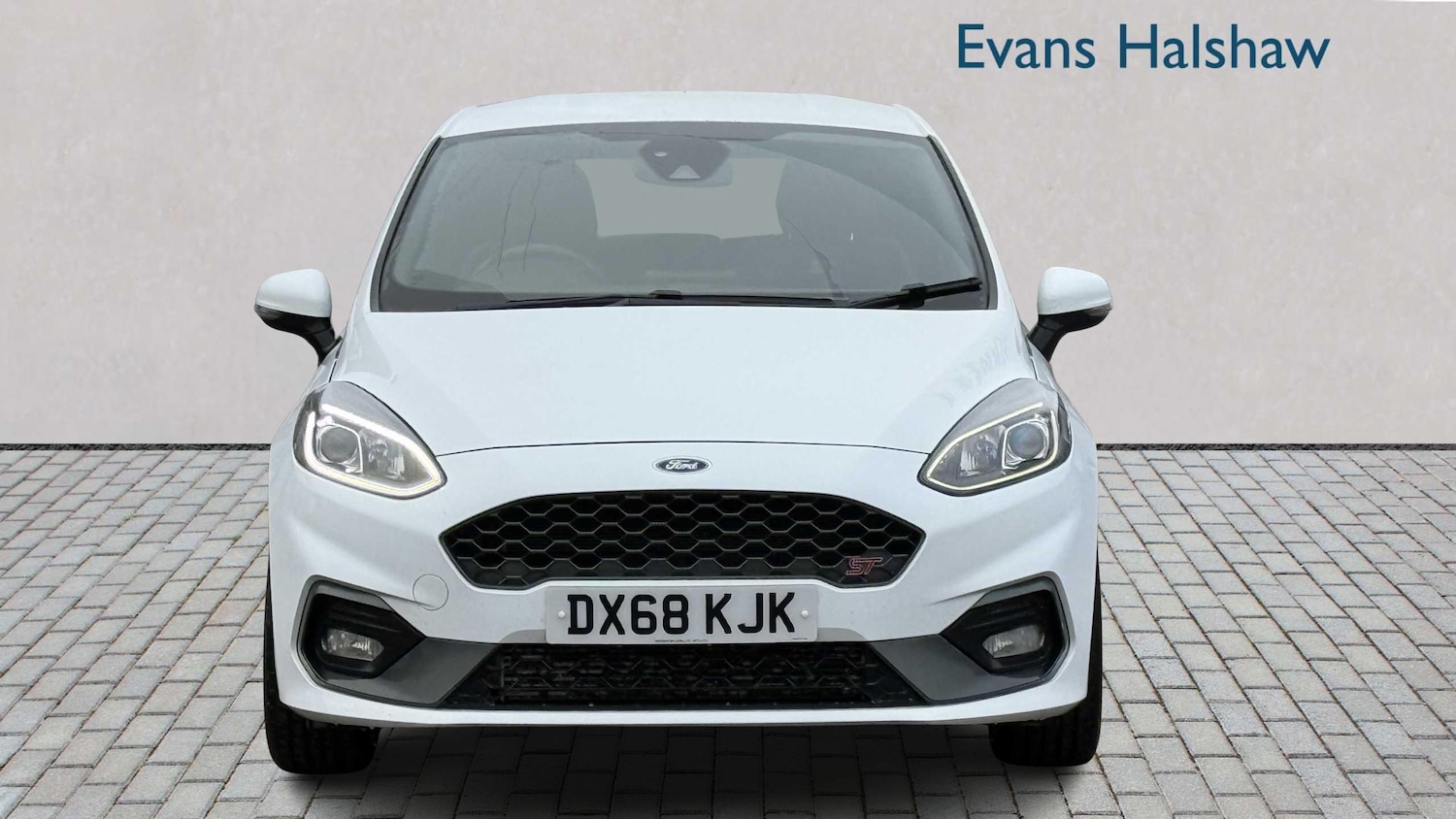 Used Ford Fiesta 2018 for sale - 76804883: Photo 2