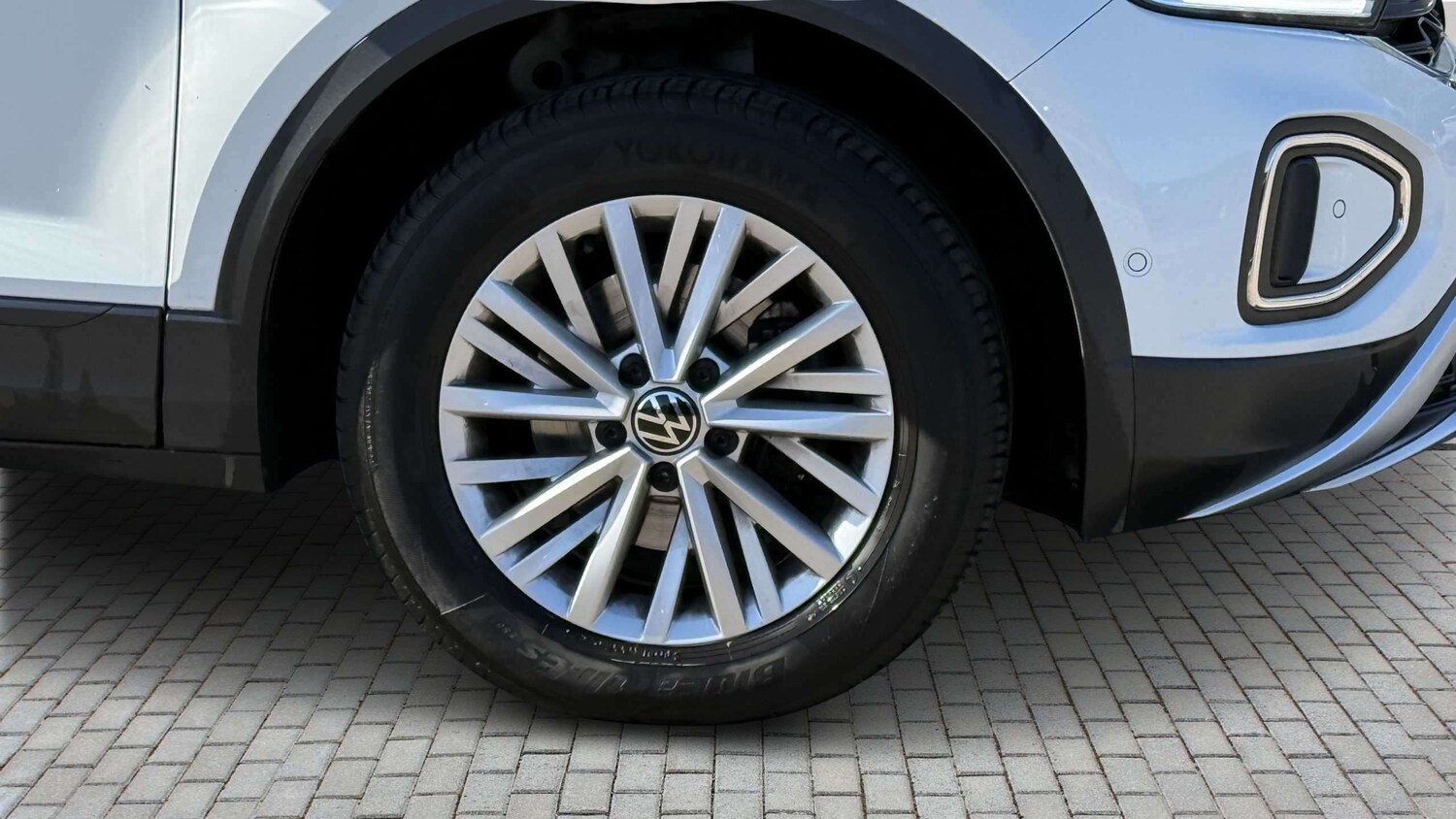 Used Volkswagen T-Roc 2023 for sale - 77928790: Photo 11