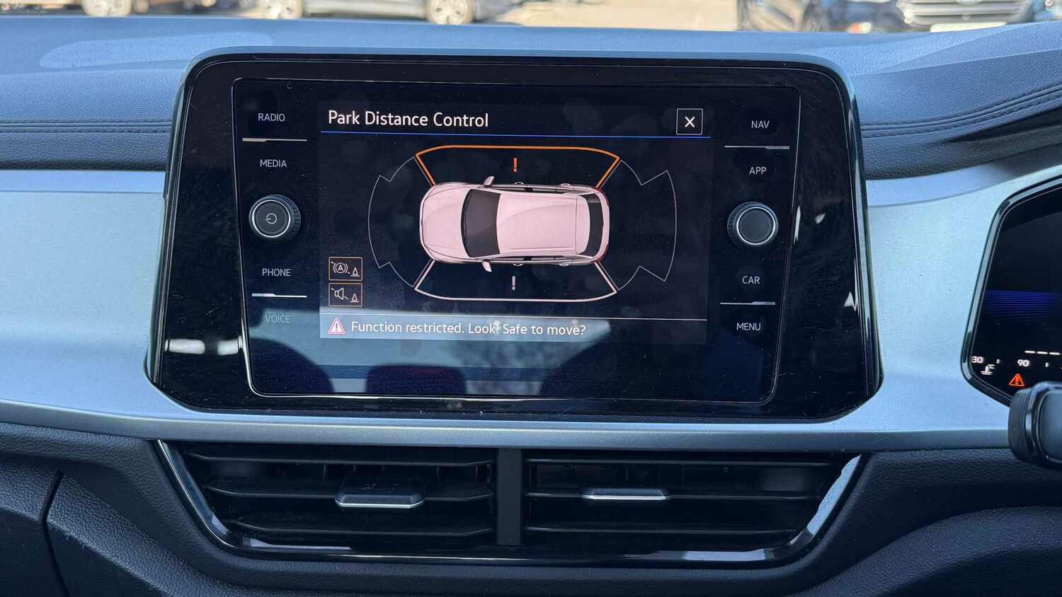 Used Volkswagen T-Roc 2023 for sale - 77928790: Photo 16