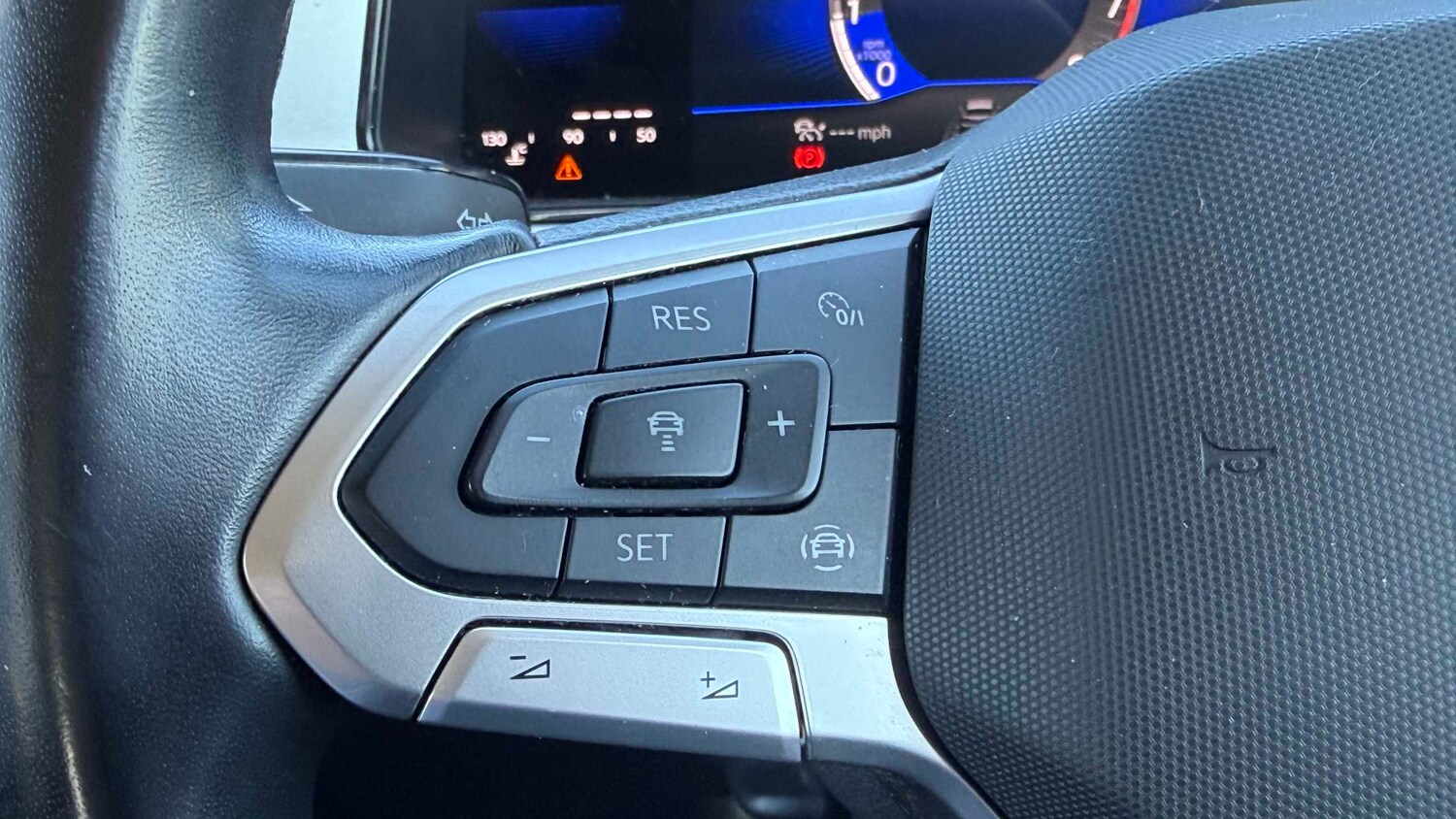 Used Volkswagen T-Roc 2023 for sale - 77928790: Photo 19