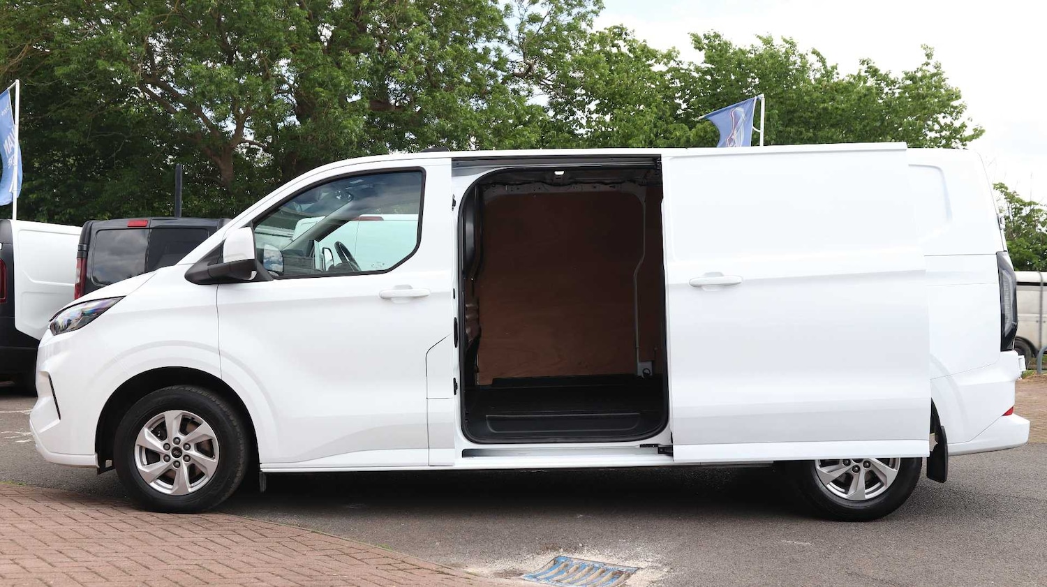 Used Ford Transit Custom 2024 for sale - 76661839: Photo 10
