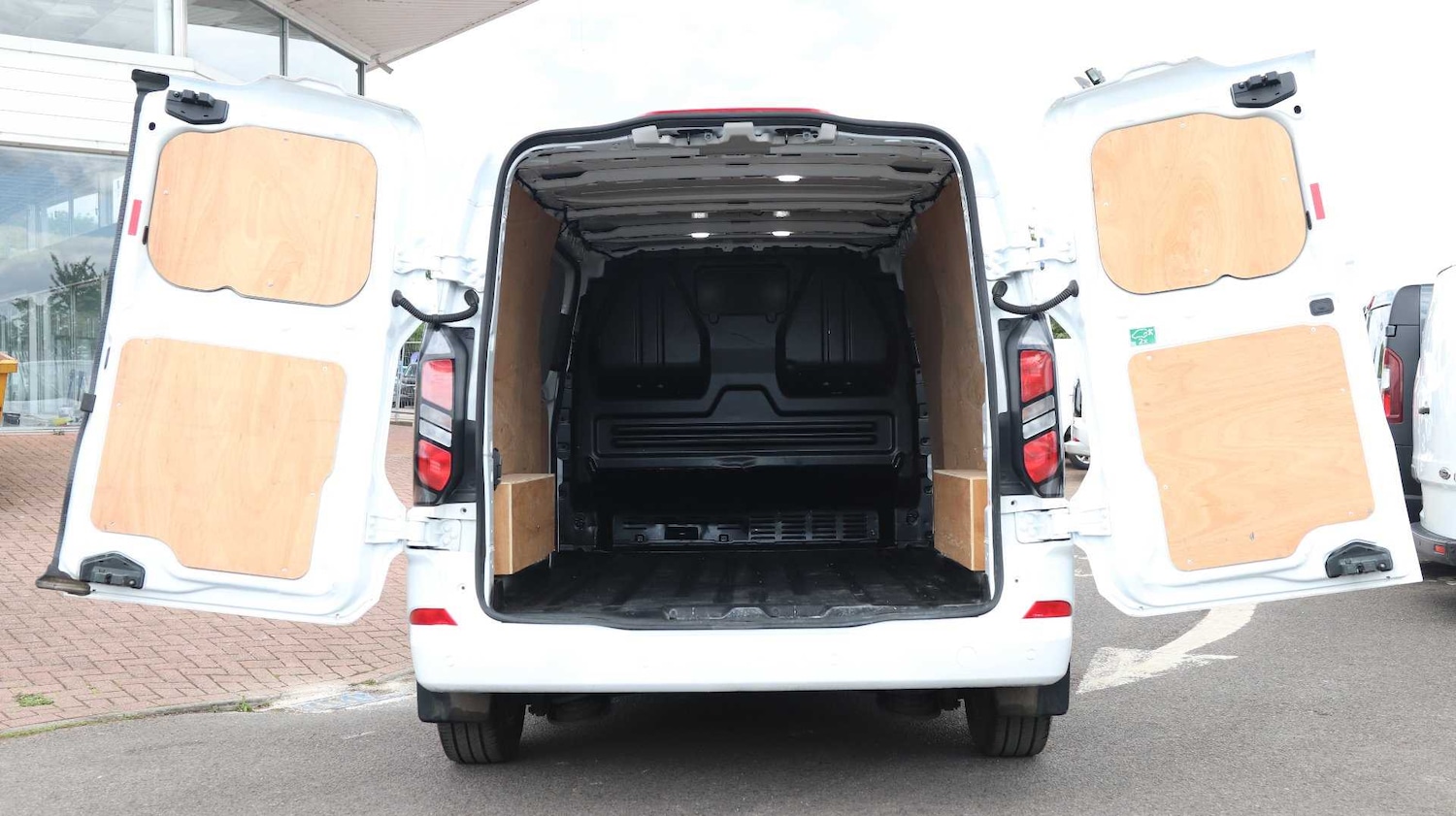 Used Ford Transit Custom 2024 for sale - 76661839: Photo 17