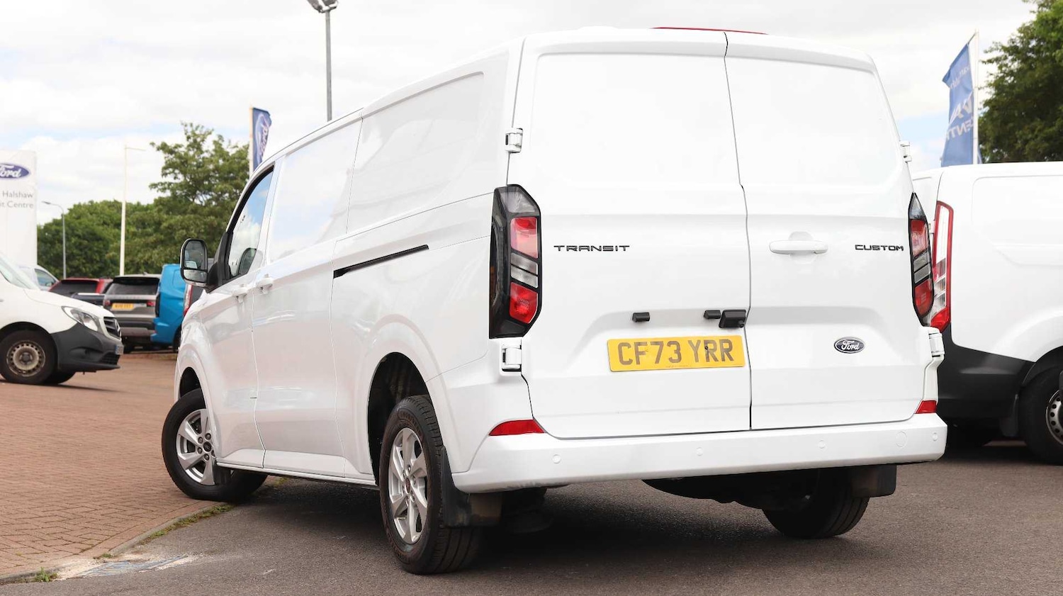 Used Ford Transit Custom 2024 for sale - 76661839: Photo 2